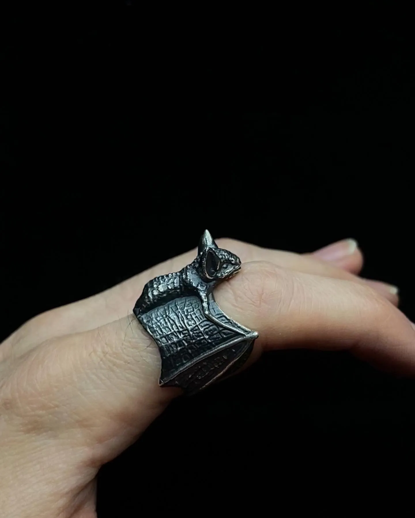 Anillo de murciélago en plata