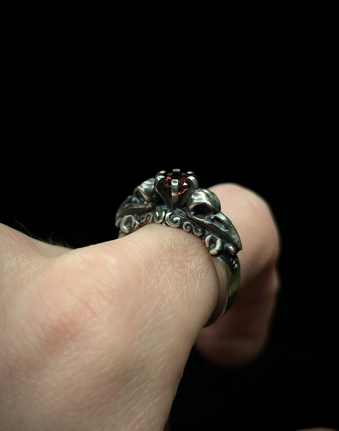 Anillo Cuervos